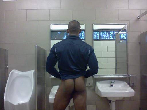 blackmaninpublicbathroom3