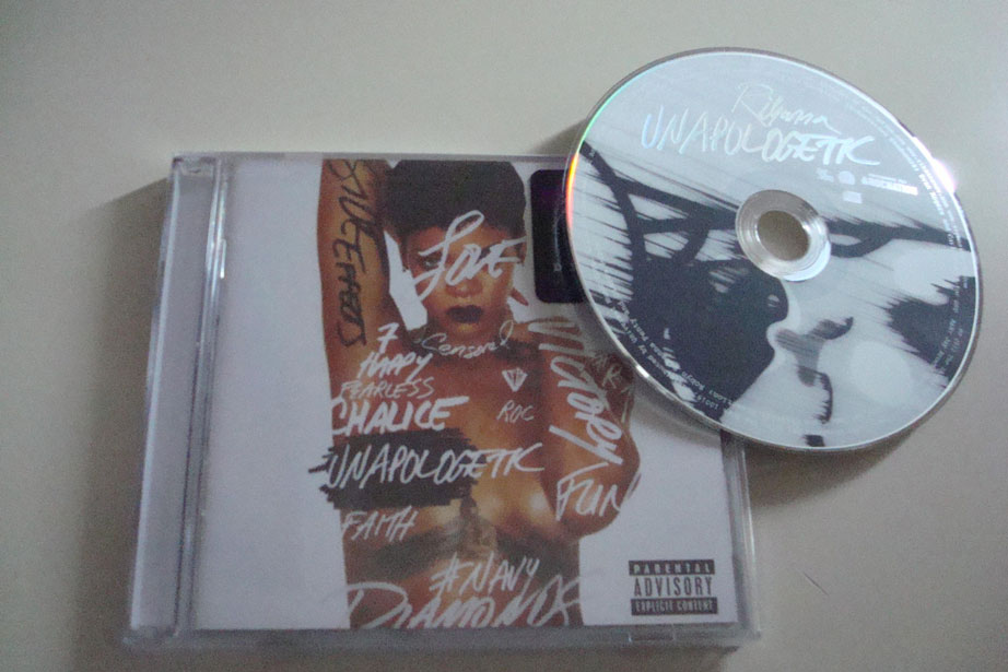 rihanna unapologetic cd proof